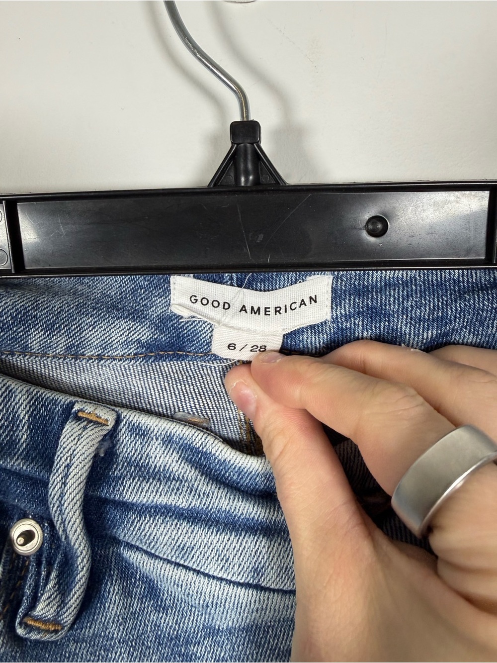 GOOD AMERICAN | Good Legs Icon Crop Distressed Straight Blue Jeans Size 6/28 - Picture 2 of 5